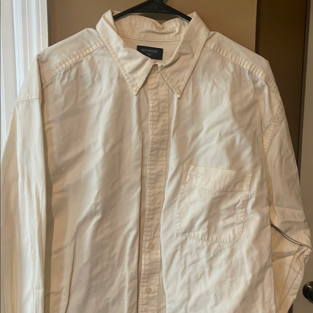Dockers Cream Casual Button Down Shirt Lightweight Cotton